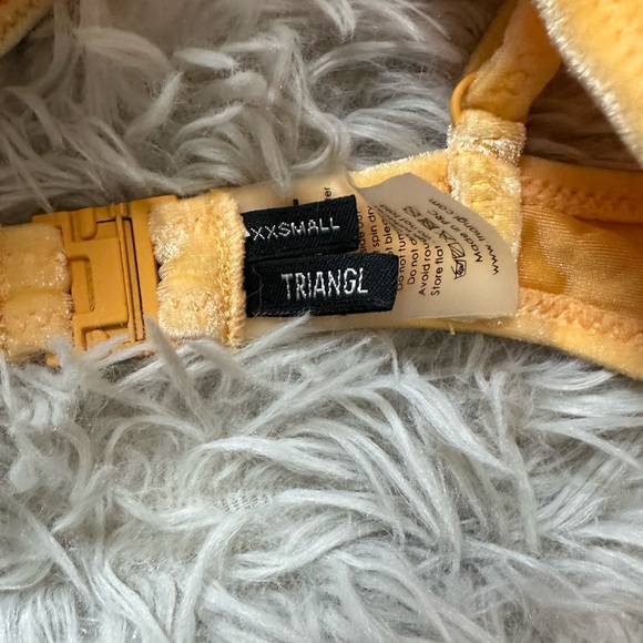 Triangl Maci Set in Apricot - Picture 3 of 7